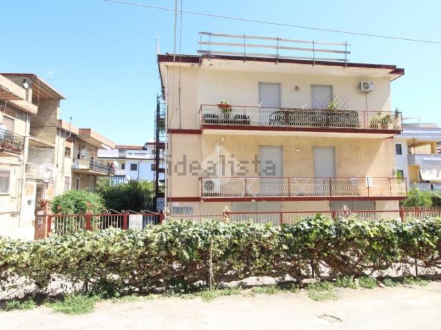 Appartamento in vendita di 120 m² in Via Severino Capo, 11