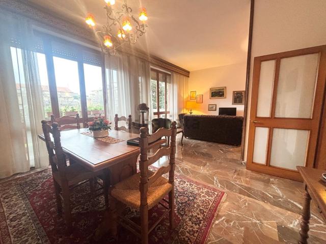 Appartamento in vendita di 120 m² in Via Siena