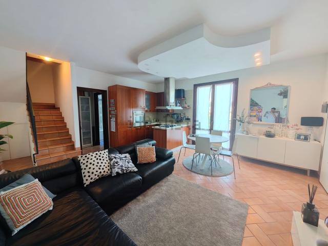 Appartamento in vendita di 120 m² in Via Sinistra Guerro, 49