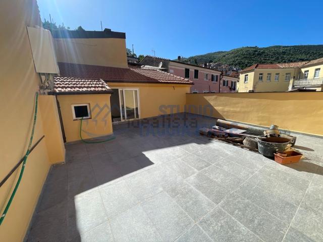 Appartamento in vendita di 120 m² in Via Spagnoli