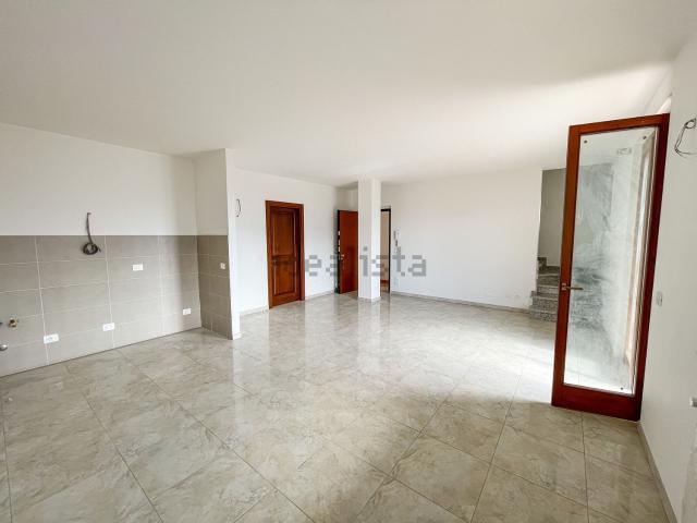 Appartamento in vendita di 120 m² in Via Stato D&apos Israele
