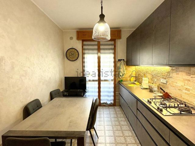 Appartamento in vendita di 120 m² in Via Statale Modena, 165