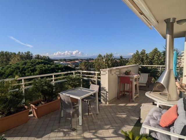 Appartamento in vendita di 120 m² in Via P. M. Virgilio, 74