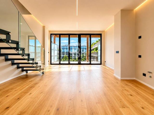 Appartamento in vendita di 120 m² in Via Pompeo Mariani, 8