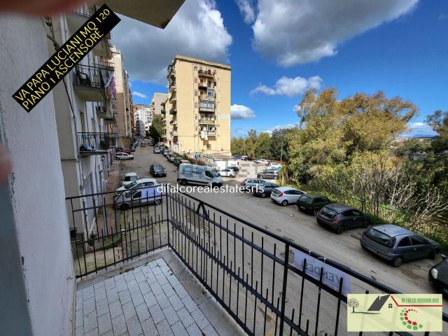 Appartamento in vendita di 120 m² in Via Papa Luciani