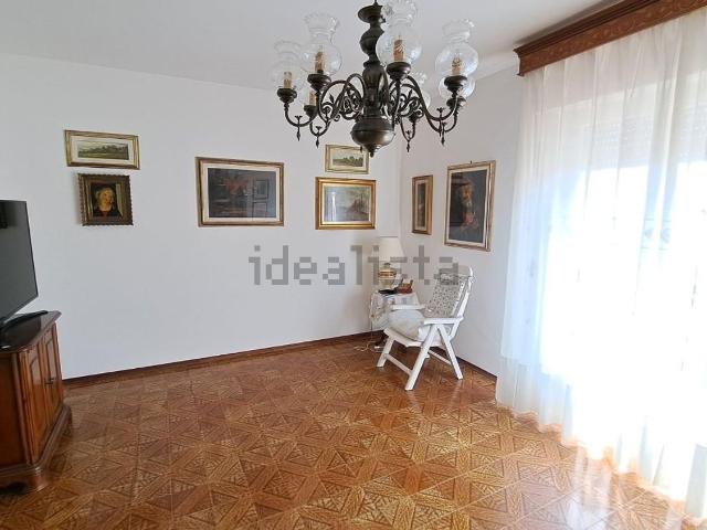 Appartamento in vendita di 120 m² in Via Pastrengo, 10