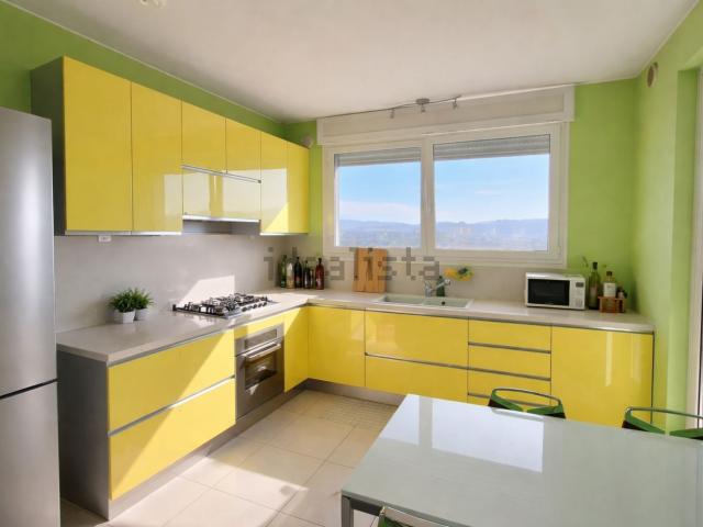 Appartamento in vendita di 120 m² in Via Pastrengo