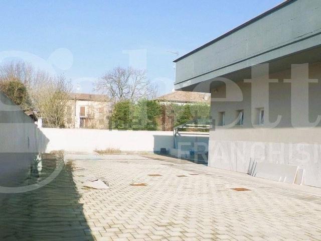 Appartamento in vendita di 120 m² in Via per Modena, 129