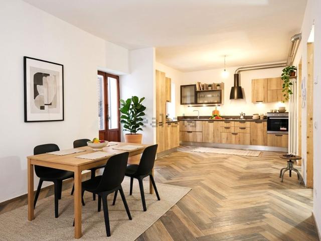 Appartamento in vendita di 120 m² in Via Pinelli, 53