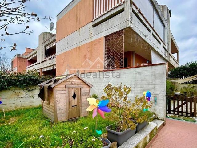 Appartamento in vendita di 120 m² in Via Provinciale Avenza Sarzana, 58