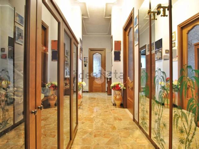 Appartamento in vendita di 120 m² in Via Rolando della Valle, 25