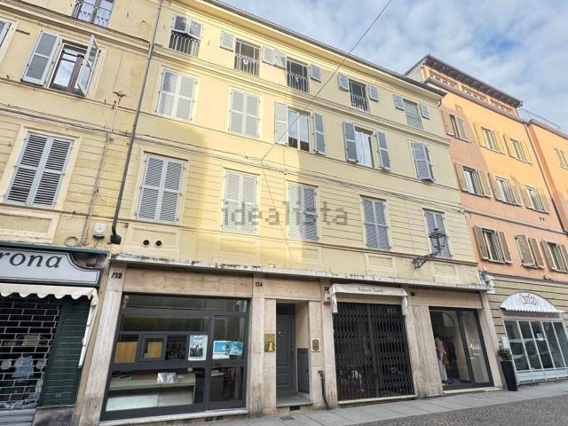 Appartamento in vendita di 120 m² in Via Roma, 115