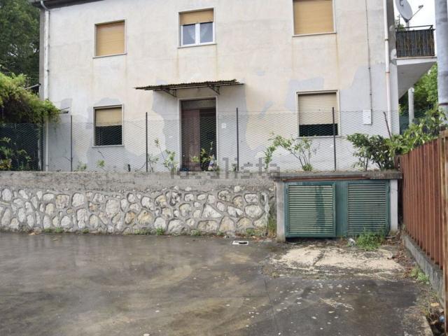 Appartamento in vendita di 120 m² in Via Ravano