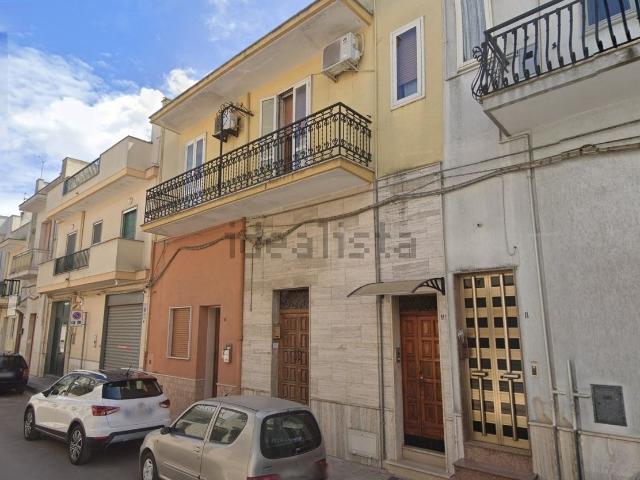 Appartamento in vendita di 120 m² in Via Raffaele Caroli