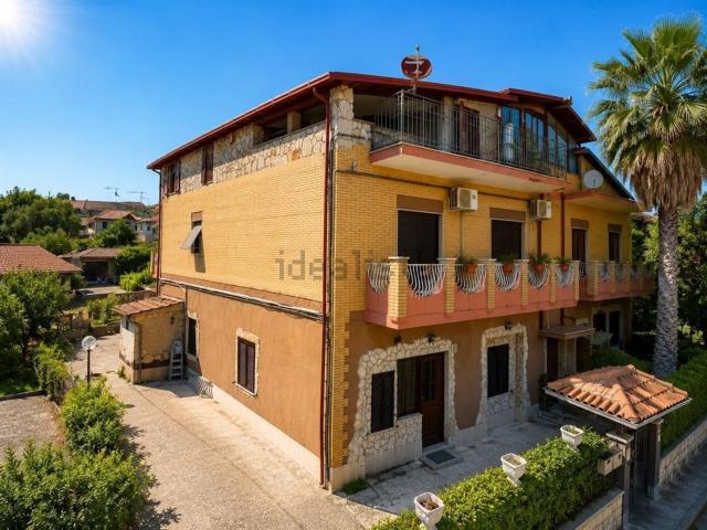 Appartamento in vendita di 120 m² in Via Raffaello
