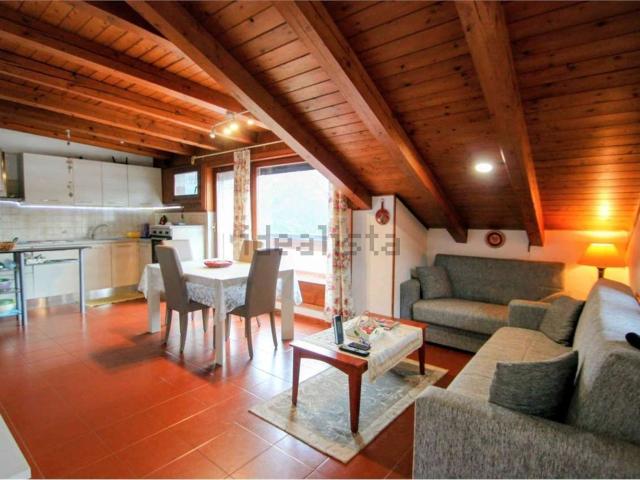 Appartamento in vendita di 120 m² in Via Regia, 18