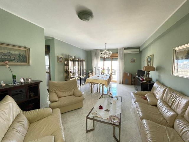 Appartamento in vendita di 120 m² in Via Walter Cusina, 22