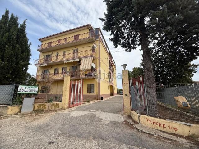 Appartamento in vendita di 120 m² in Via Tevere, 100