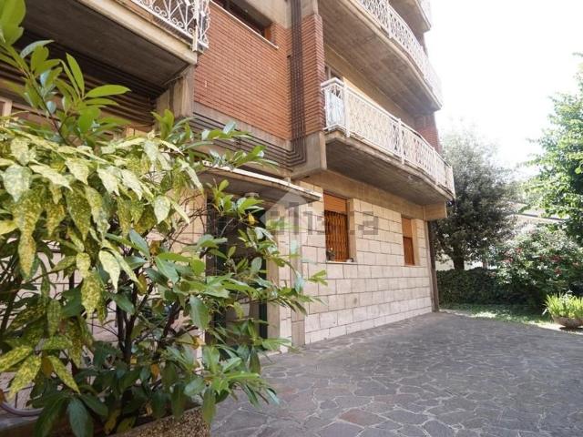 Appartamento in vendita di 120 m² in Via Trento e Trieste, 93