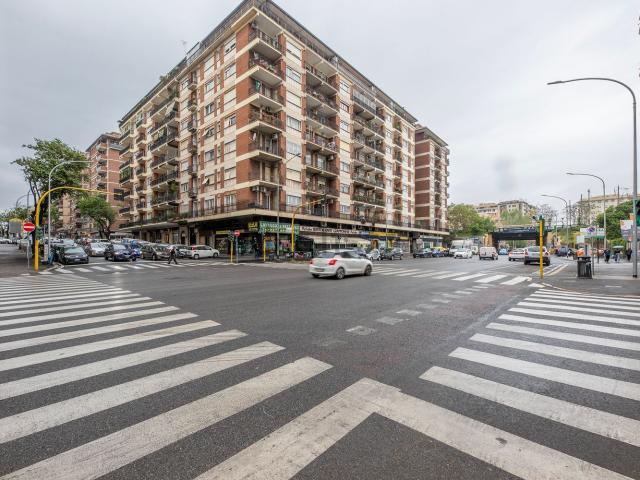 Appartamento in vendita di 120 m² in Via Tuscolana, 226