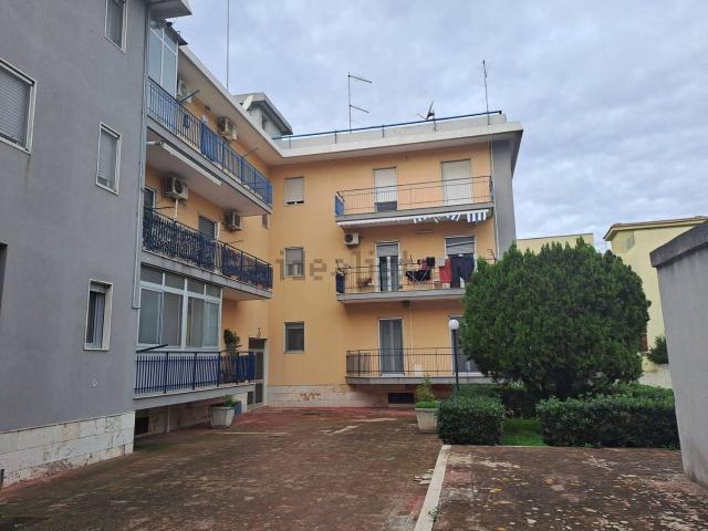 Appartamento in vendita di 120 m² in Via Umberto Giordano, 23