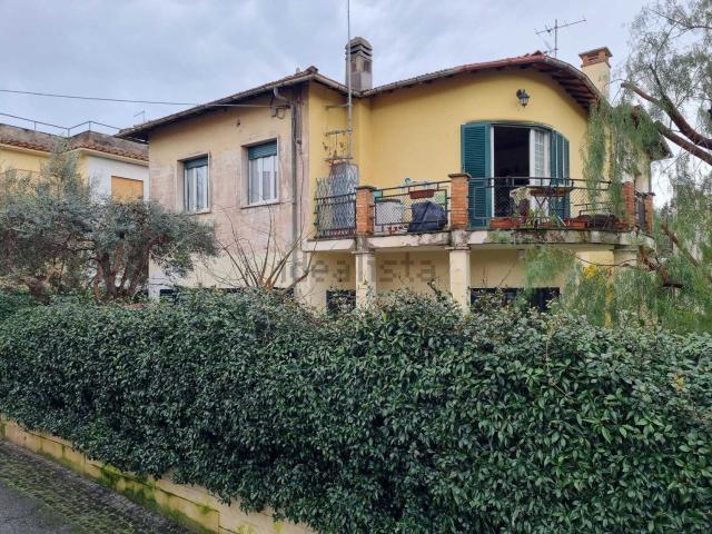 Appartamento in vendita di 120 m² in Via Ungheria