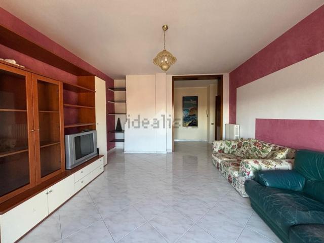 Appartamento in vendita di 120 m² in Via Ugo Foscolo, 13