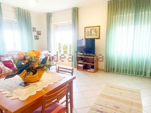 Appartamento in vendita di 120 m² in Via Ugo Foscolo
