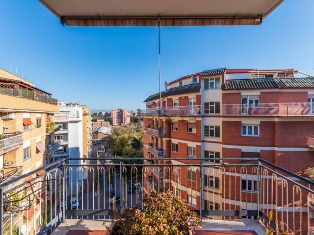 Appartamento in vendita di 120 m² in Via Ugo Pesci