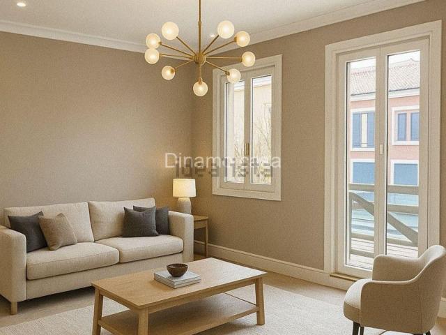 Appartamento in vendita di 120 m² in Via Val di Bisenzio