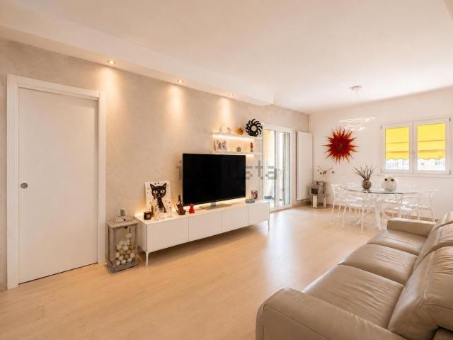 Appartamento in vendita di 120 m² in Via Valenza, 5