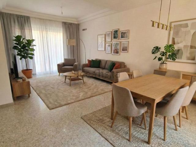 Appartamento in vendita di 120 m² in Via Vittorio Veneto