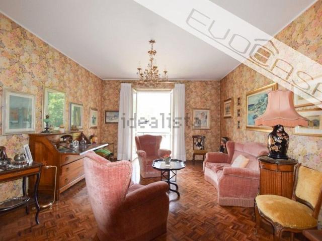 Appartamento in vendita di 120 m² in Via Vittorio Veneto, 37