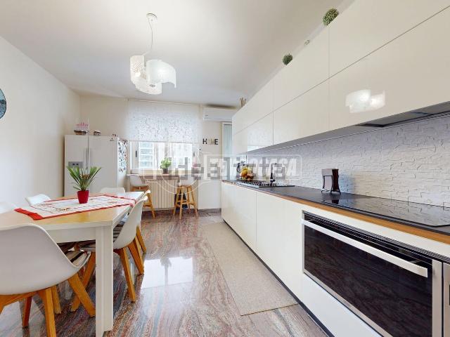 Appartamento in vendita di 120 m² in Via Vincenzo Cardarelli