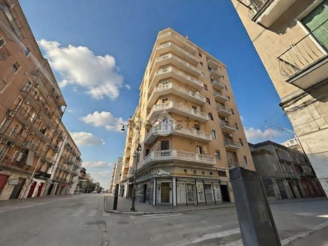 Appartamento in vendita di 120 m² in Via Vincenzo Acquaviva, 7