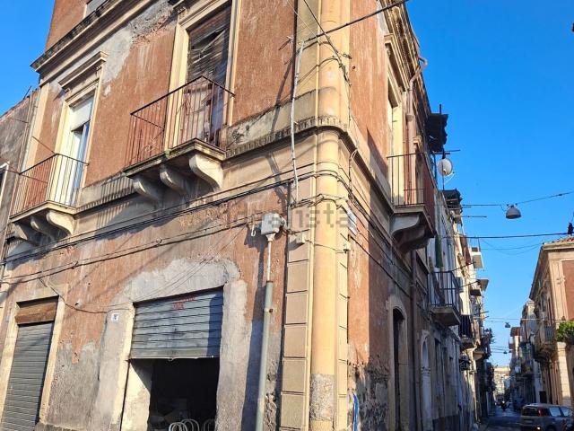 Appartamento in vendita di 120 m² in Via Vinciguerra, 108