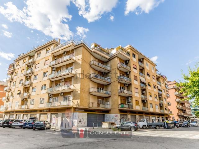 Appartamento in vendita di 120 m² in Via Zenodossio, 55