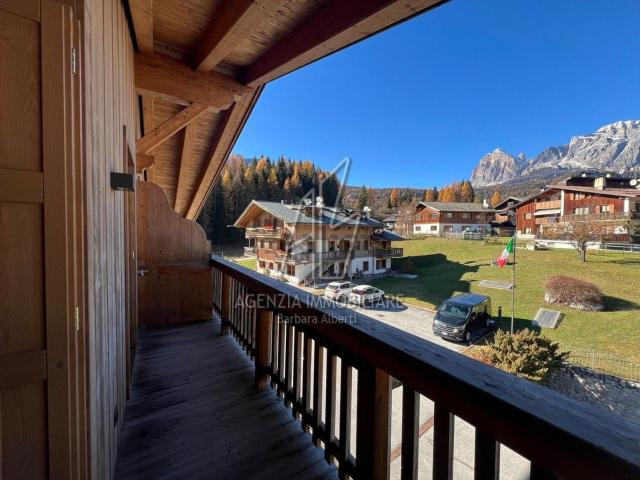 Appartamento in vendita di 120 m² in Via Zuel