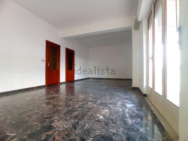 Appartamento in vendita di 120 m² in Viale Aldo Moro trav. B