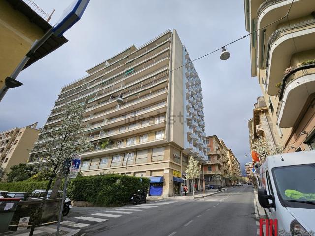 Appartamento in vendita di 120 m² in Viale Carlo Canepa