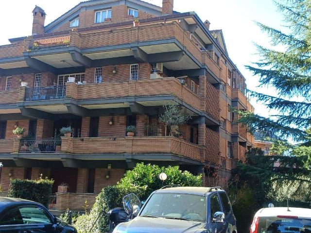 Appartamento in vendita di 120 m² in Viale Cortina d&apos Ampezzo, 143