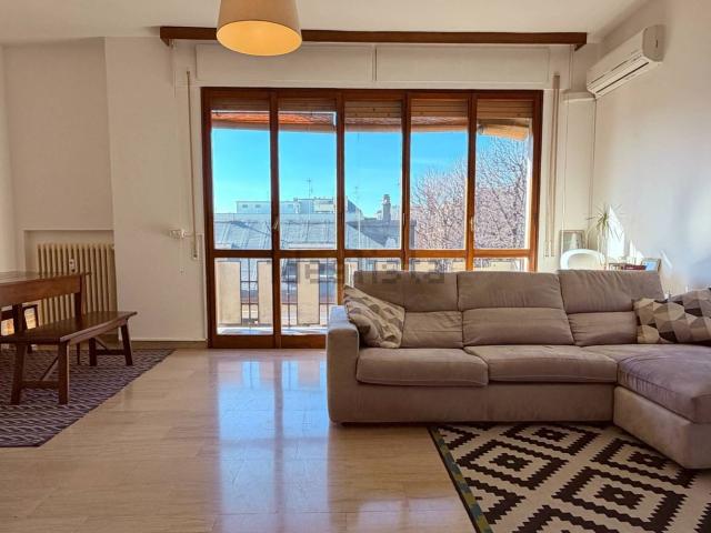 Appartamento in vendita di 120 m² in Viale Filippo Corridoni