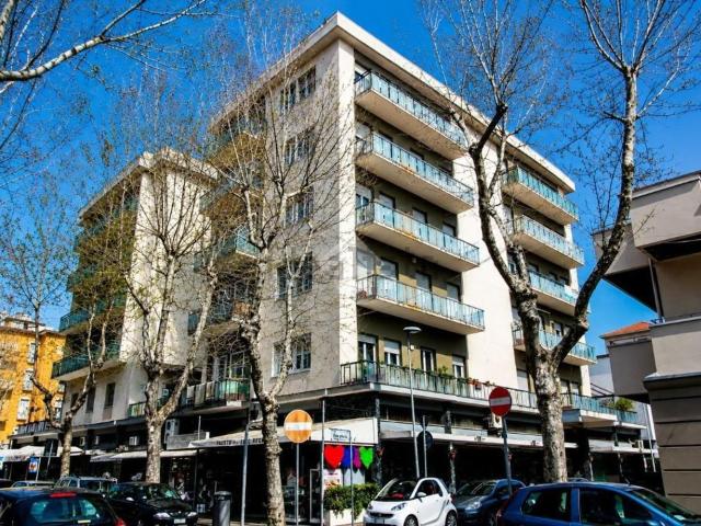 Appartamento in vendita di 120 m² in Viale Francesco de Pinedo, 19
