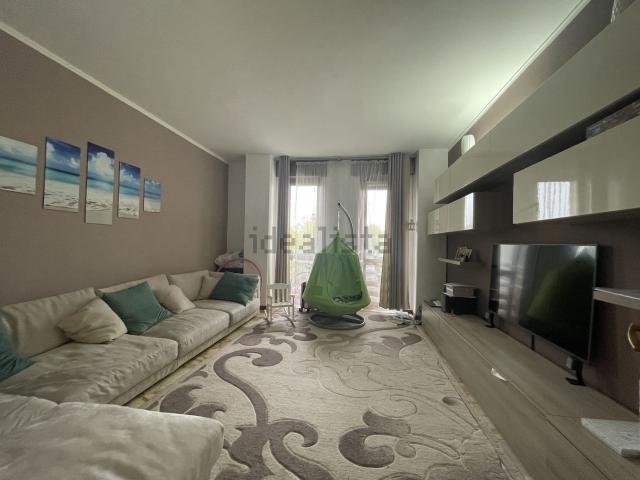 Appartamento in vendita di 120 m² in Viale Fulvio Testi, 192