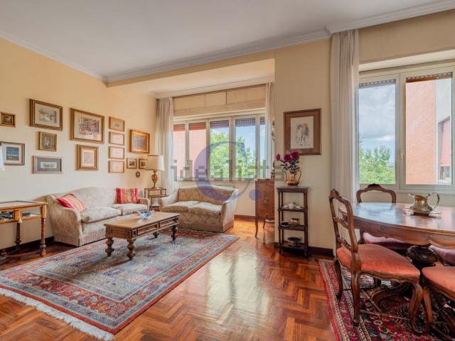 Appartamento in vendita di 120 m² in Viale Guglielmo Marconi, 440