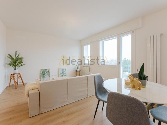 Appartamento in vendita di 120 m² in Viale IV Novembre, 80
