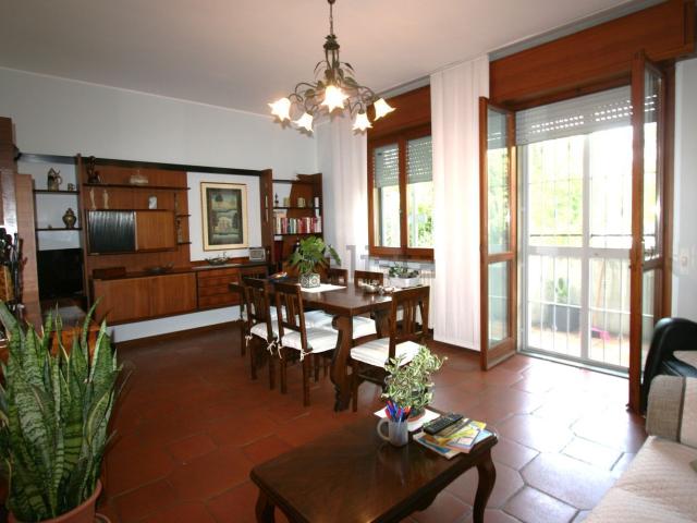 Appartamento in vendita di 120 m² in Viale M. Buonarroti, 44
