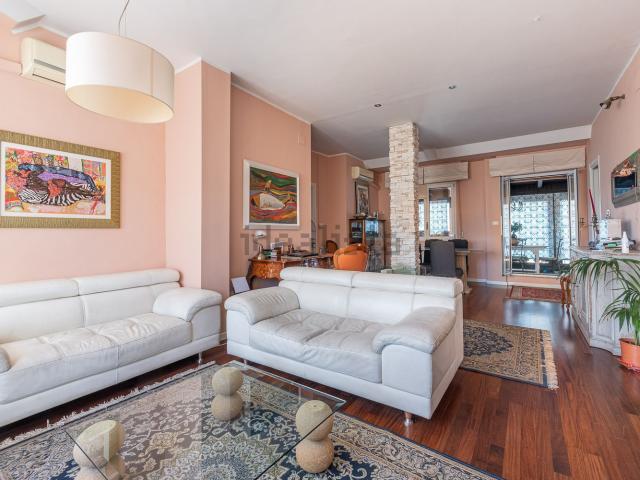 Appartamento in vendita di 120 m² in Viale Michelangelo, 230