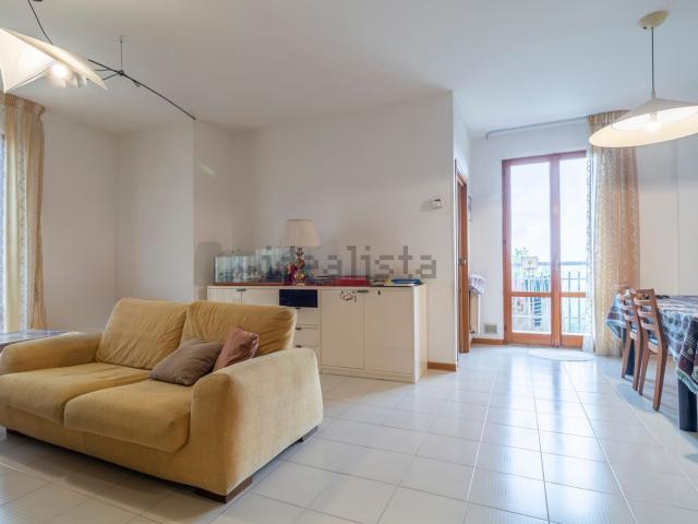 Appartamento in vendita di 120 m² in Viale Niccolai