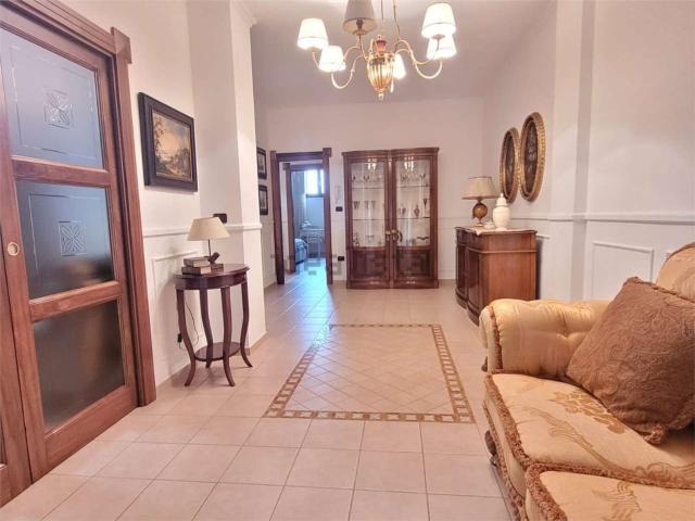Appartamento in vendita di 120 m² in Vico II Chiomenti, 62